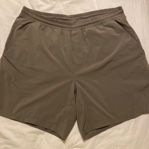 Lululemon Pacebreaker 7in. Mens XL. Linerless